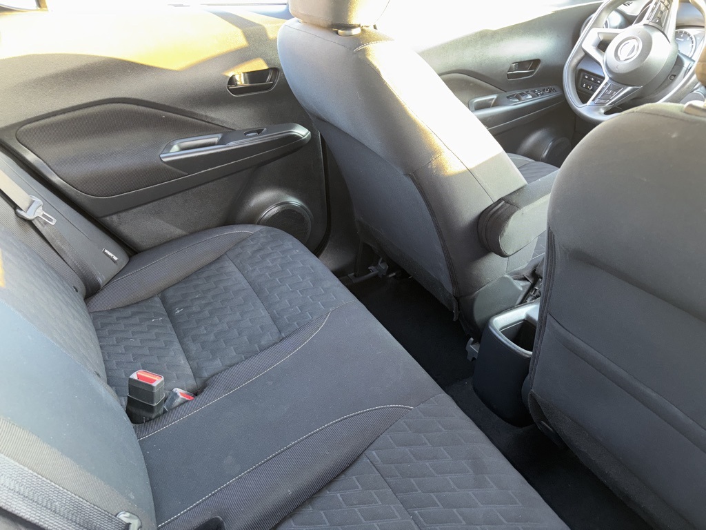 2022 Nissan Kicks S photo 2