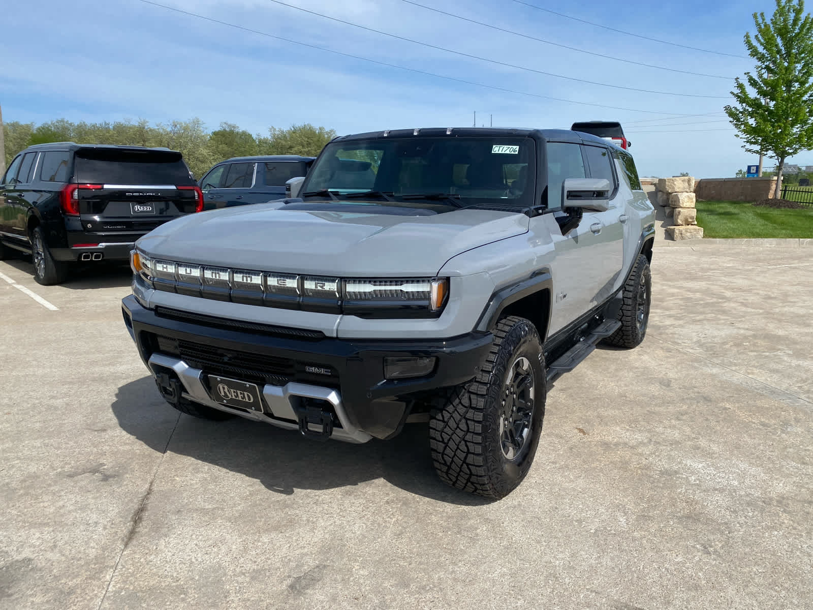 2025 Gmc Hummer EV photo 3