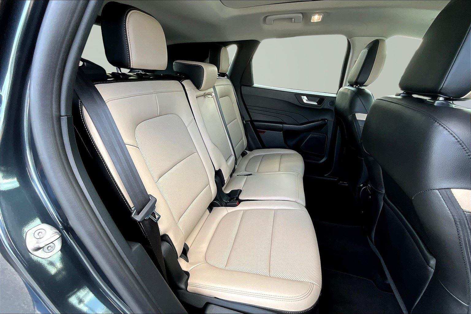 2022 Ford Escape SEL photo 15