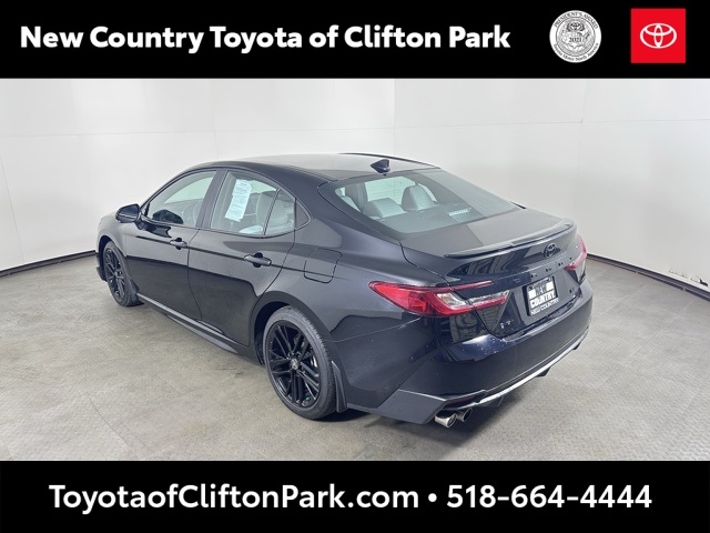 2025 Toyota Camry SE photo 4