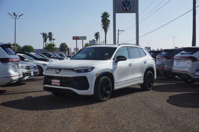 2026 Volkswagen Tiguan SE R-LINE BLACK's photo