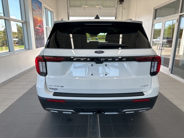 2025 Ford Explorer photo 5