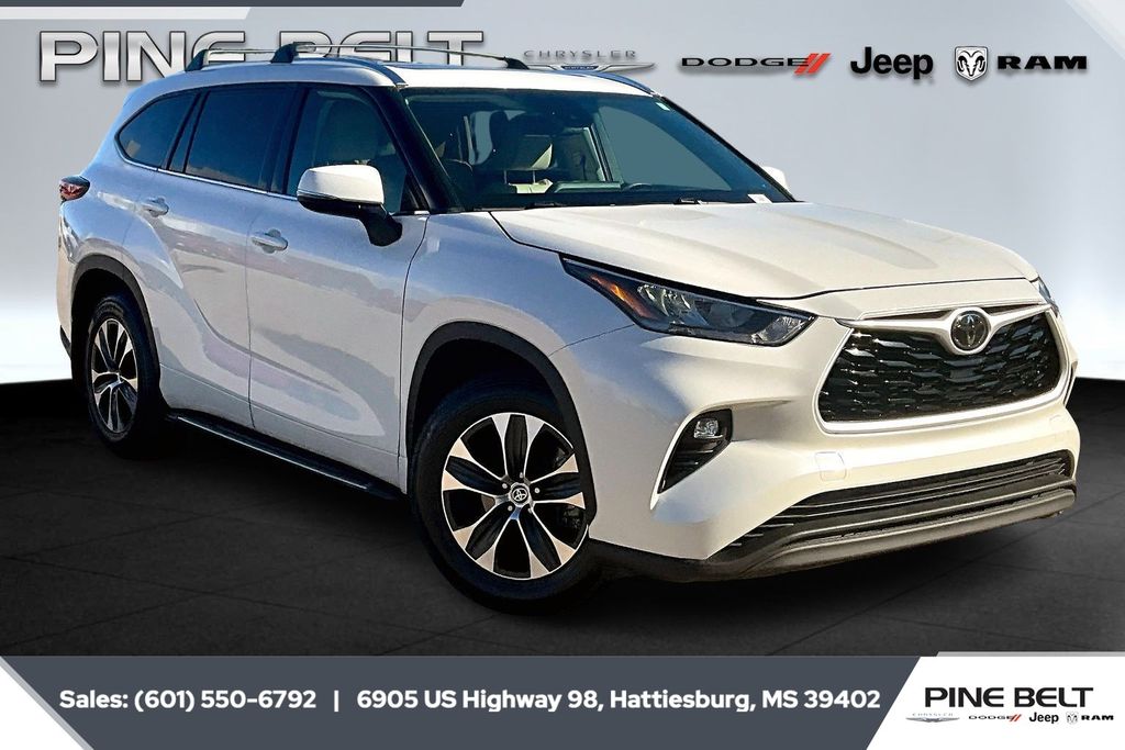 2020 Toyota Highlander XLE's photo