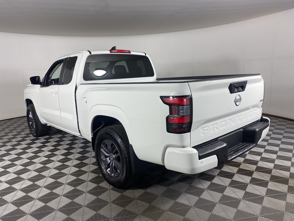 2025 Nissan Frontier SV photo 8