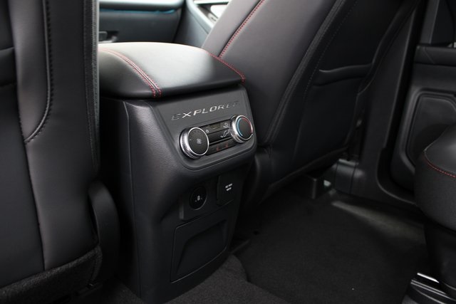 2025 Ford Explorer ST photo 4