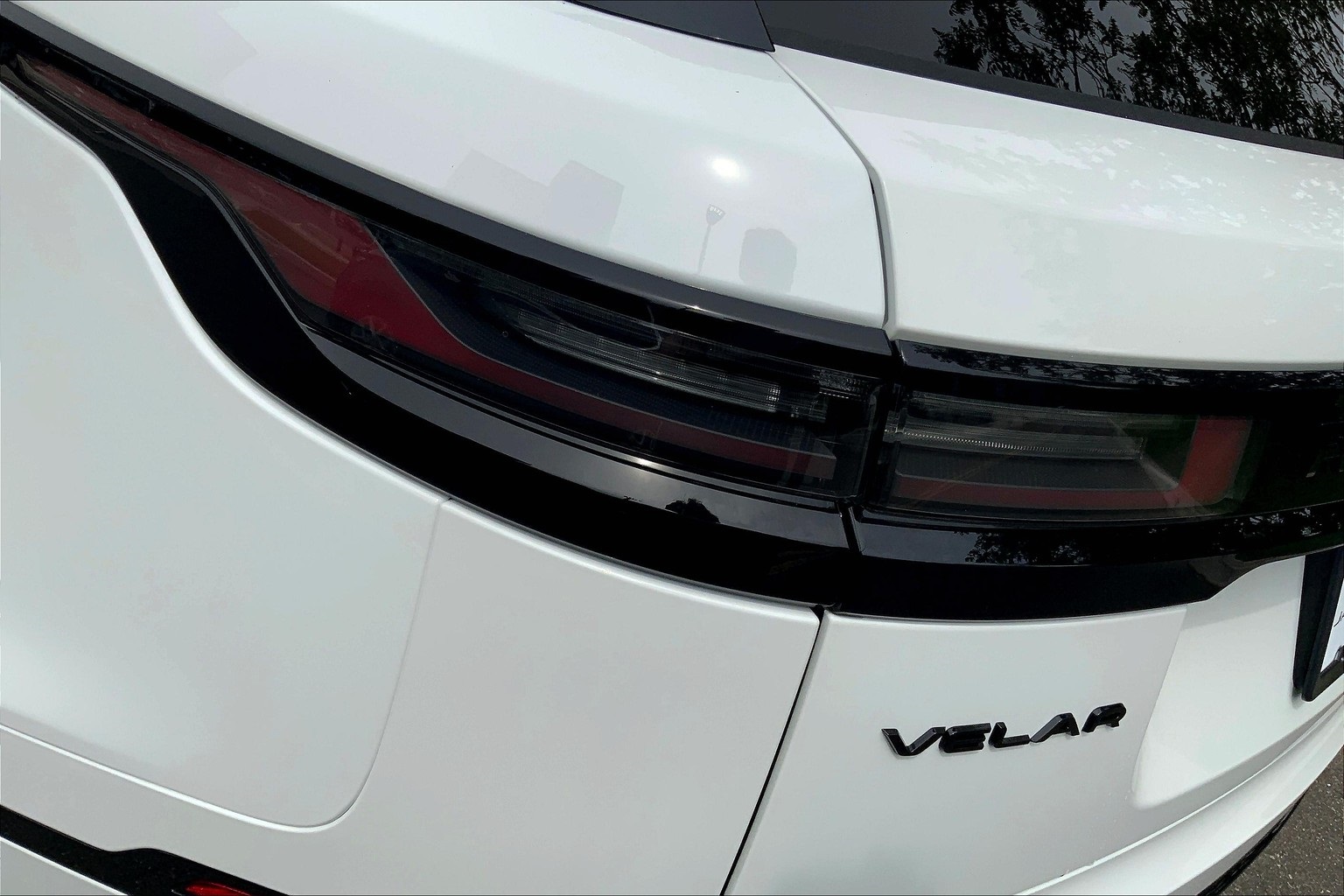 2026 Land Rover Range Rover Velar SE photo 10