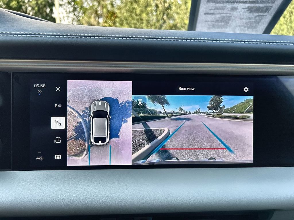 2024 Porsche Macan Electric 4 photo 21