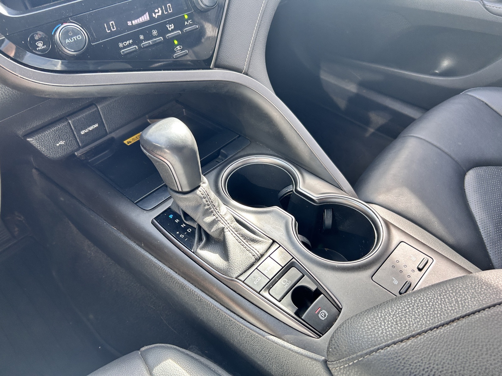 2022 Toyota Camry XSE photo 30