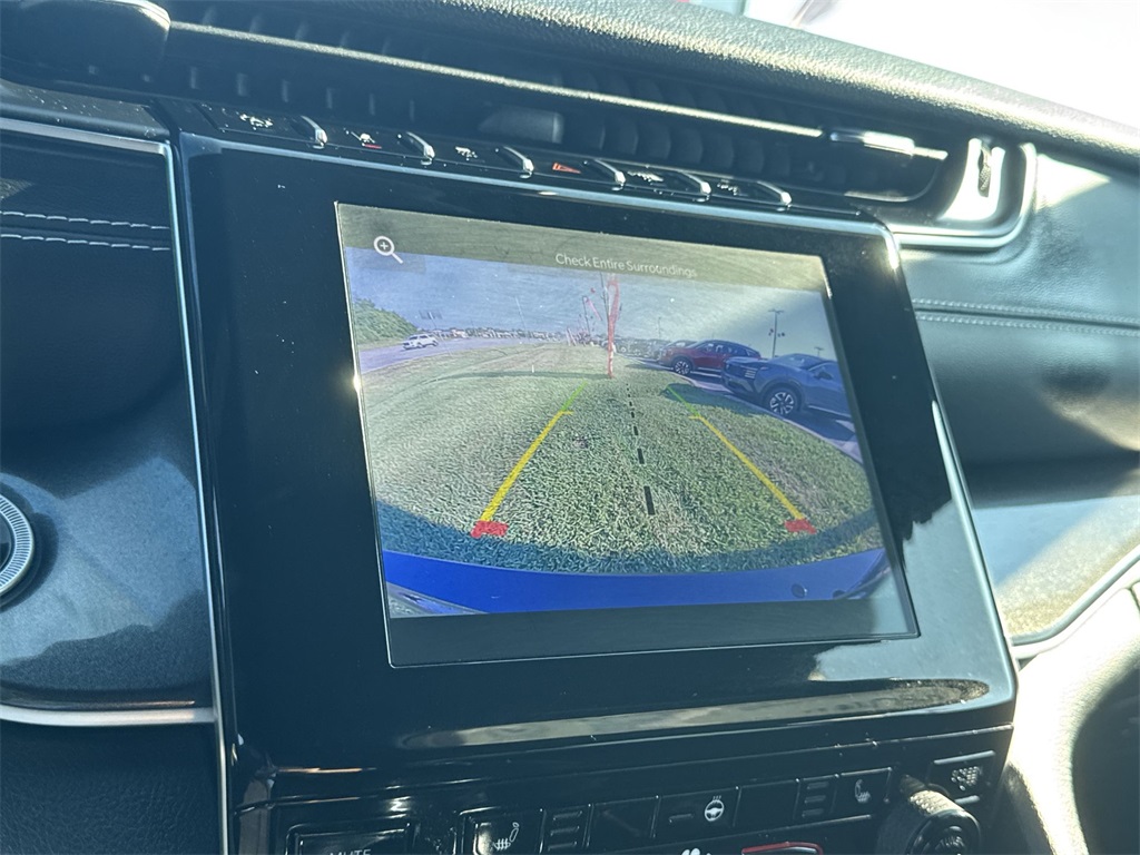 2022 Jeep Grand Cherokee Altitude photo 21