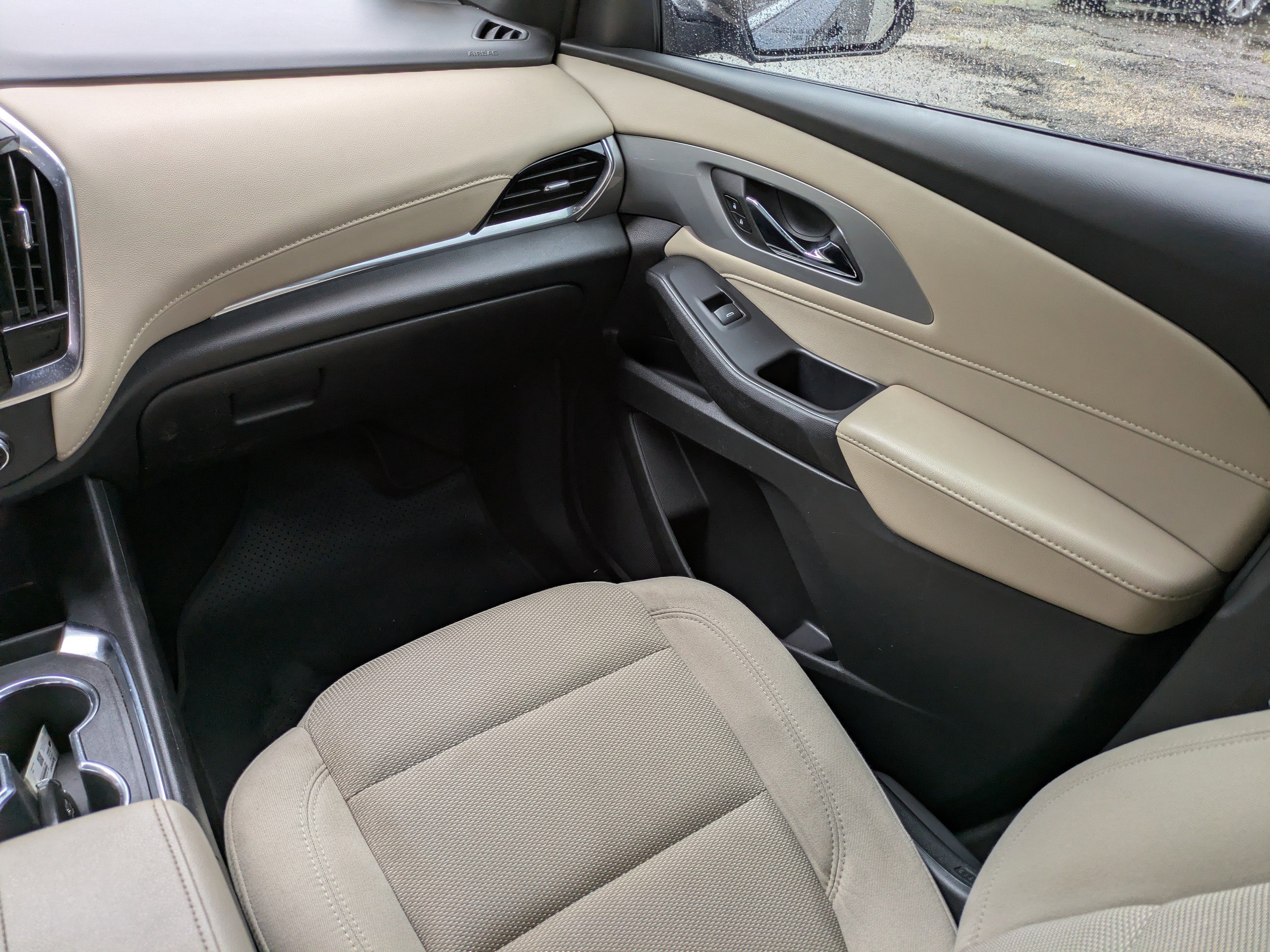 2022 Chevrolet Traverse LS photo 12