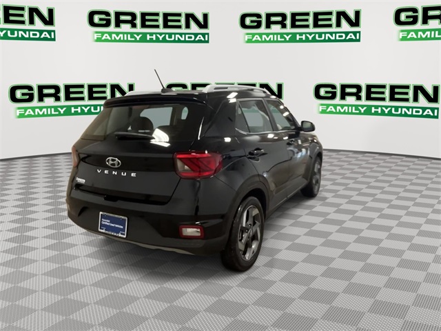 2025 Hyundai Venue SEL photo 18