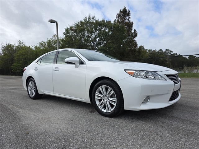 2015 Lexus ES 350's photo