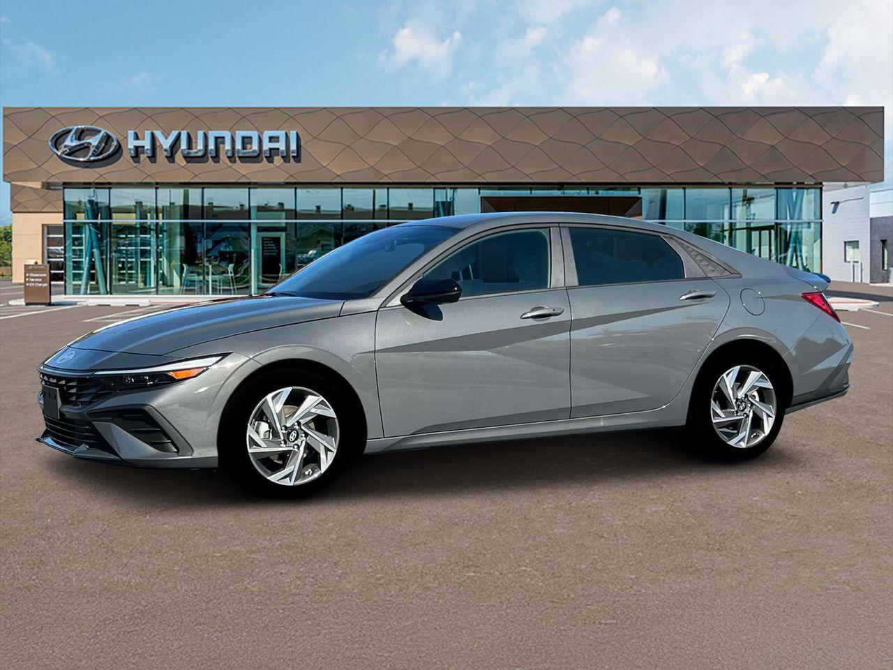 2025 Hyundai Elantra SEL Sport photo 2