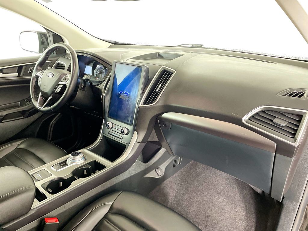 2023 Ford Edge SEL photo 28