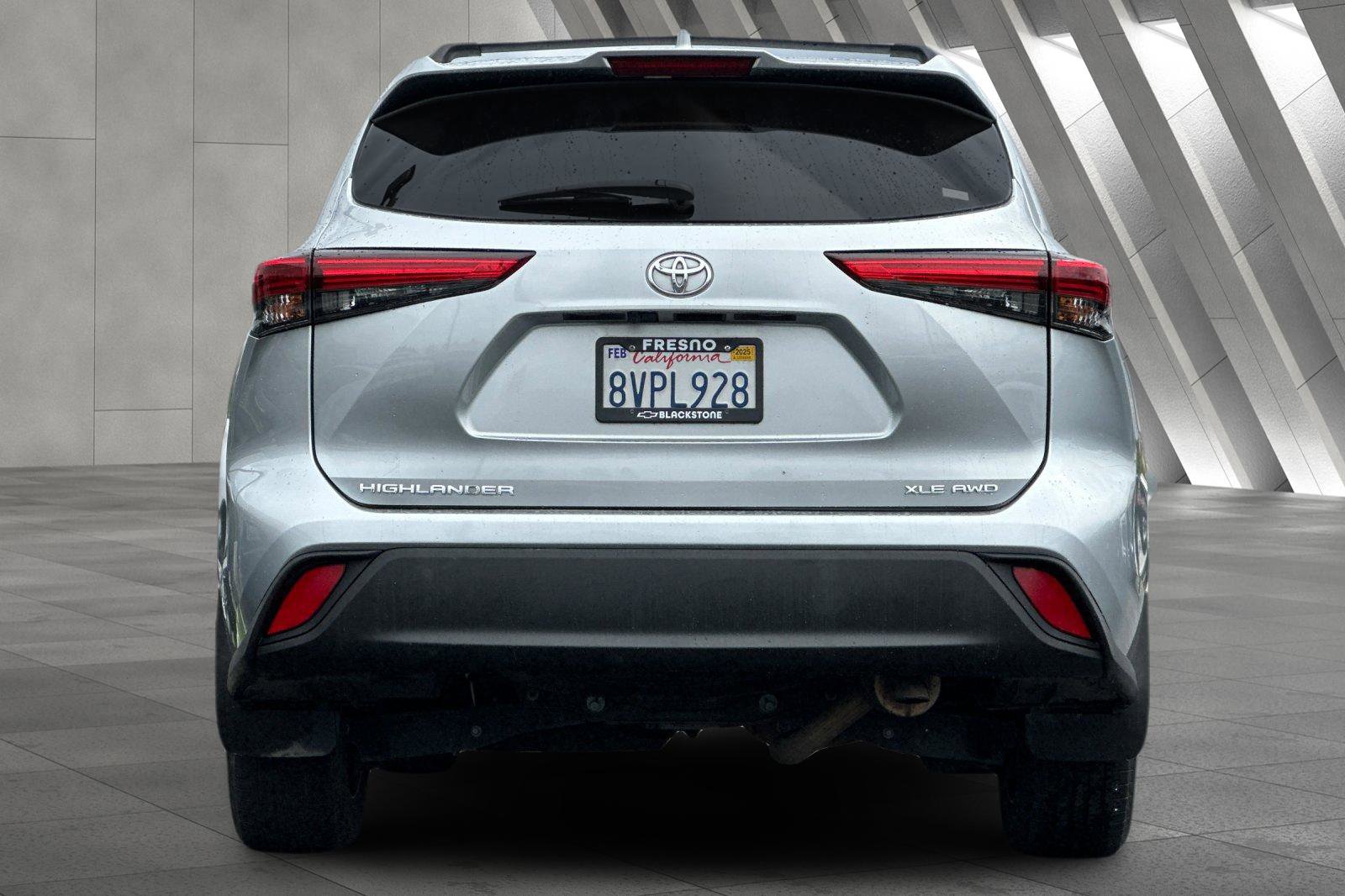 2021 Toyota Highlander XLE photo 4