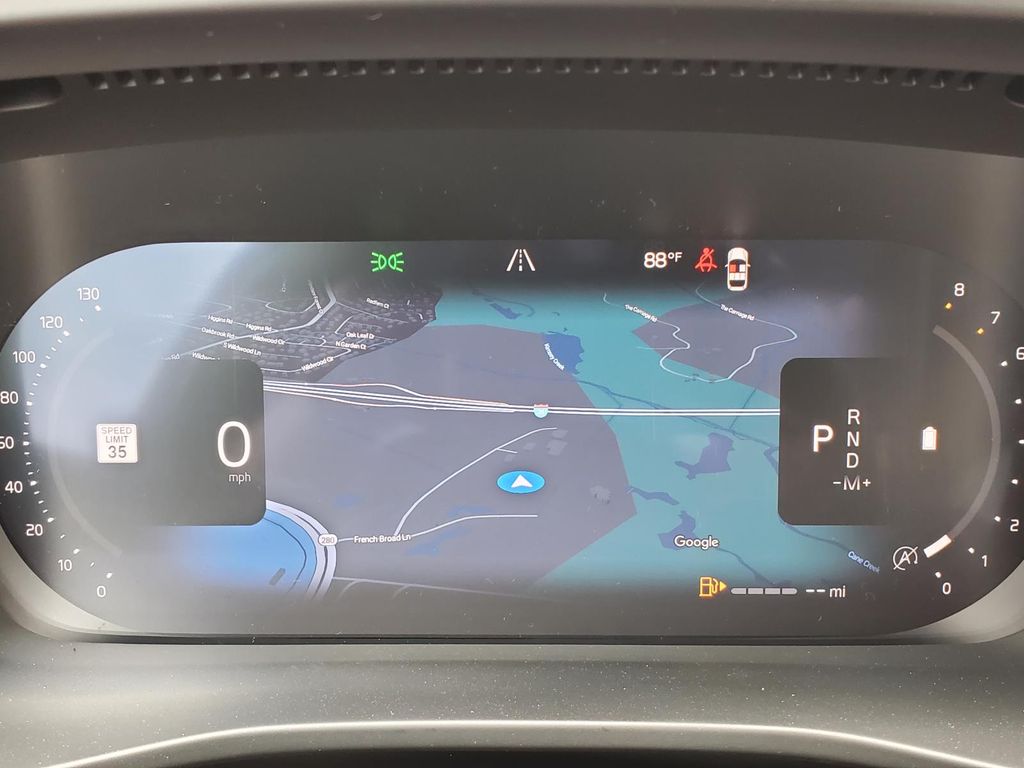 2026 Volvo XC40 photo 6