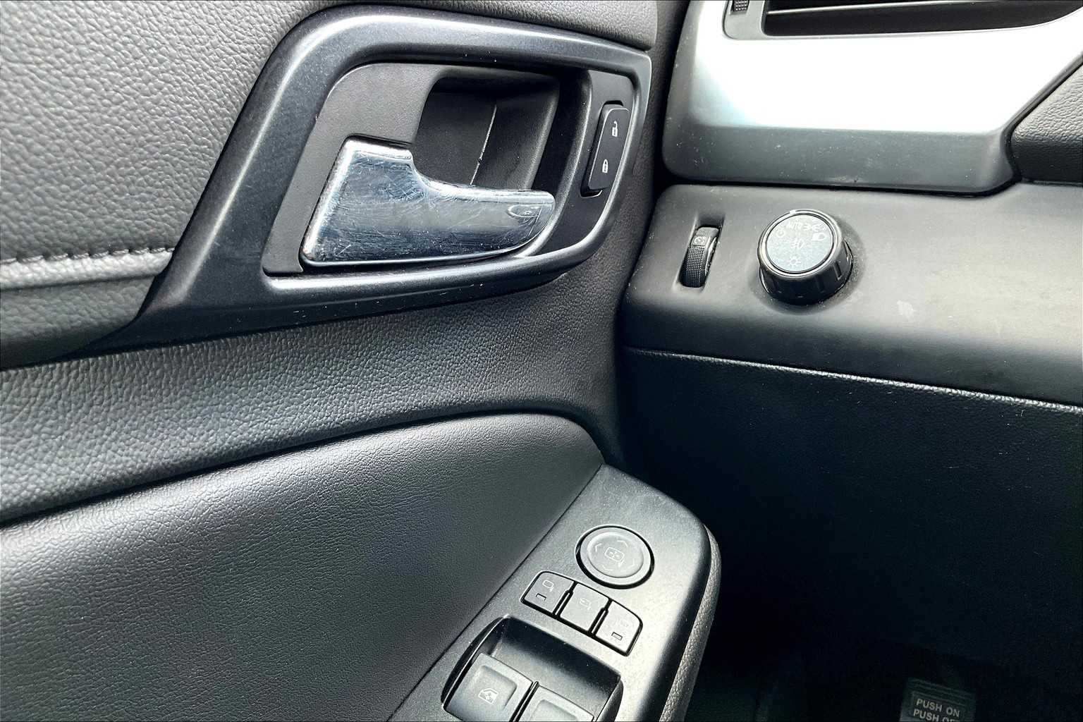 2020 Chevrolet Tahoe LT photo 34