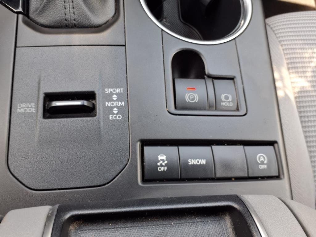 2020 Toyota Highlander LE photo 7