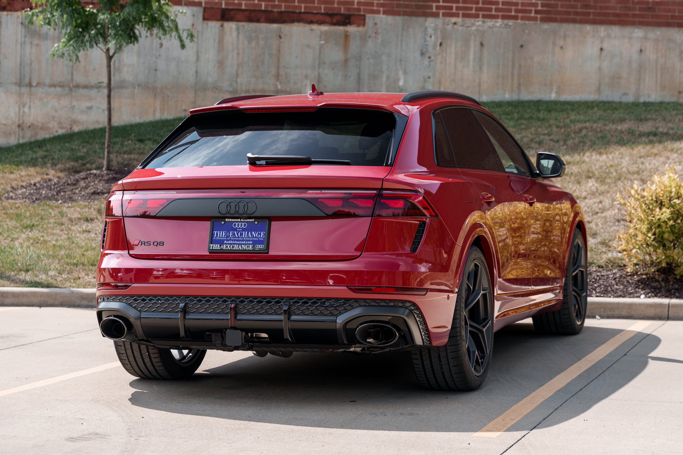 2025 Audi RS Q8 photo 4