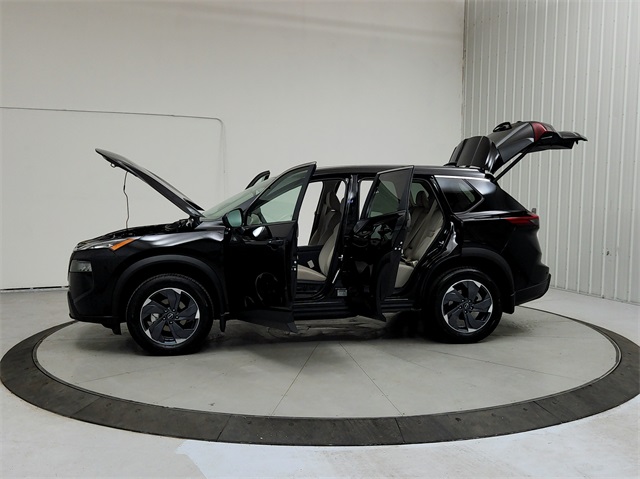 2025 Nissan Rogue SV photo 12