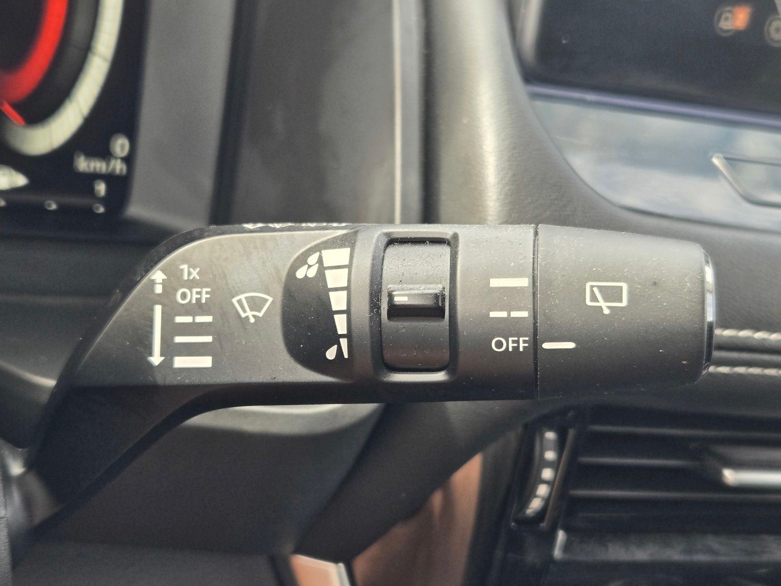 2024 Nissan Rogue SL photo 22