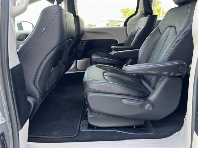 2022 Chrysler Pacifica Hybrid Touring L photo 53
