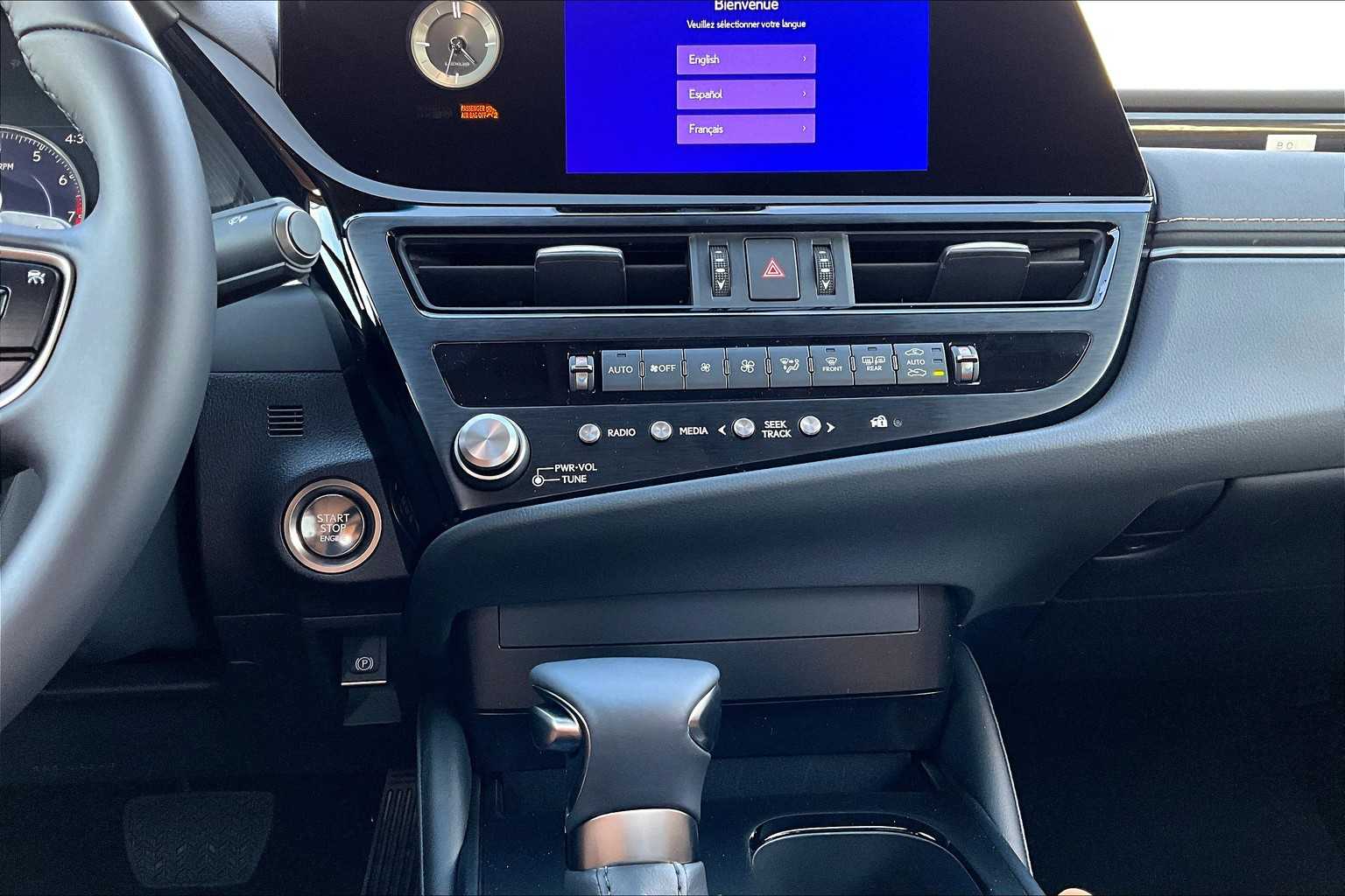 2025 Lexus ES 350 - Photo 14