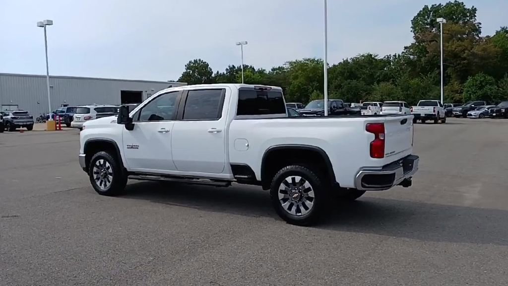 2024 Chevrolet Silverado 2500HD LT photo 5