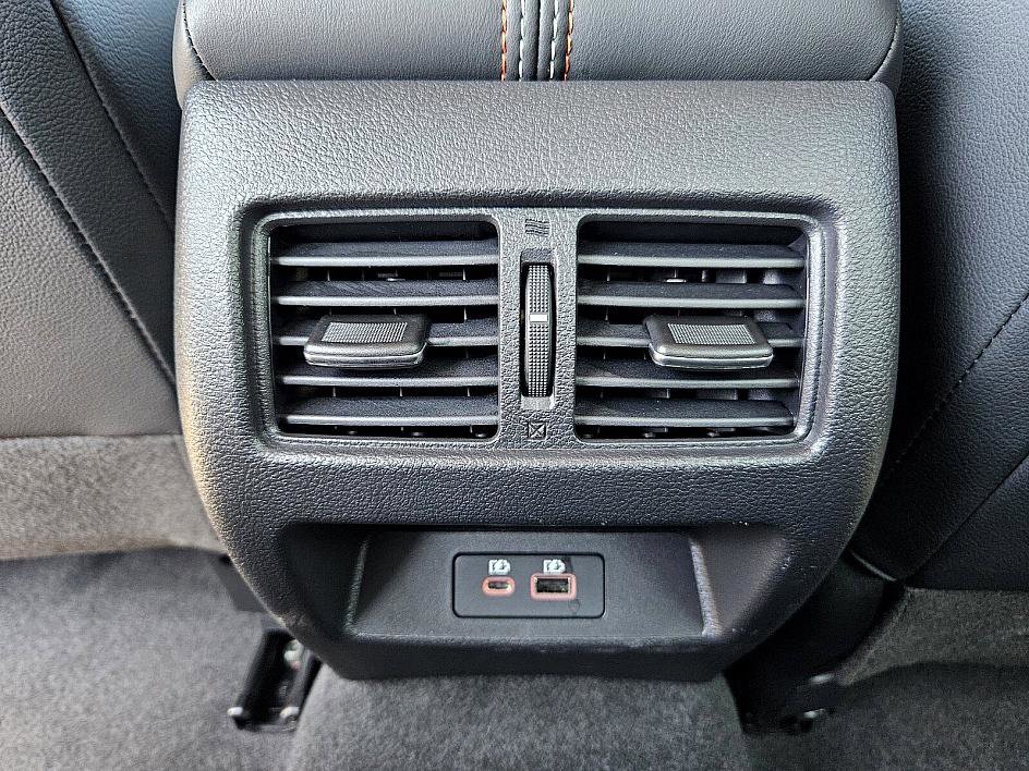 2024 Nissan Altima SR photo 12