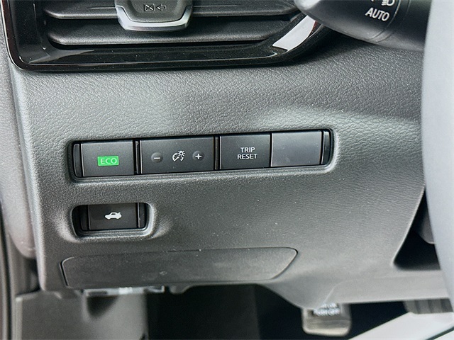 2024 Nissan Sentra SV photo 14