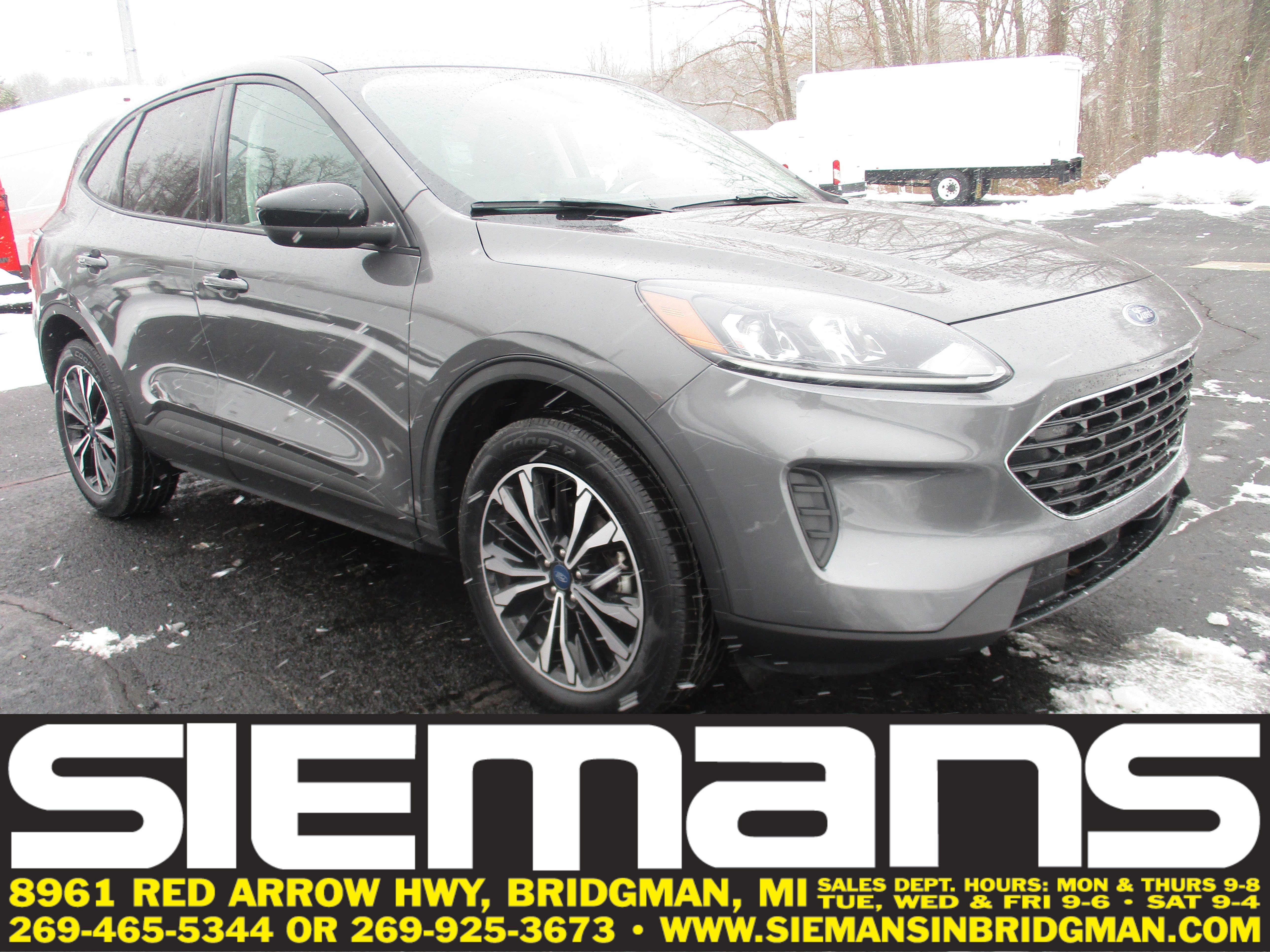 2022 Ford Escape SE's photo