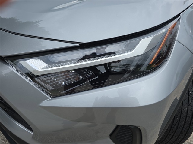 2024 Toyota RAV4 XLE photo 29
