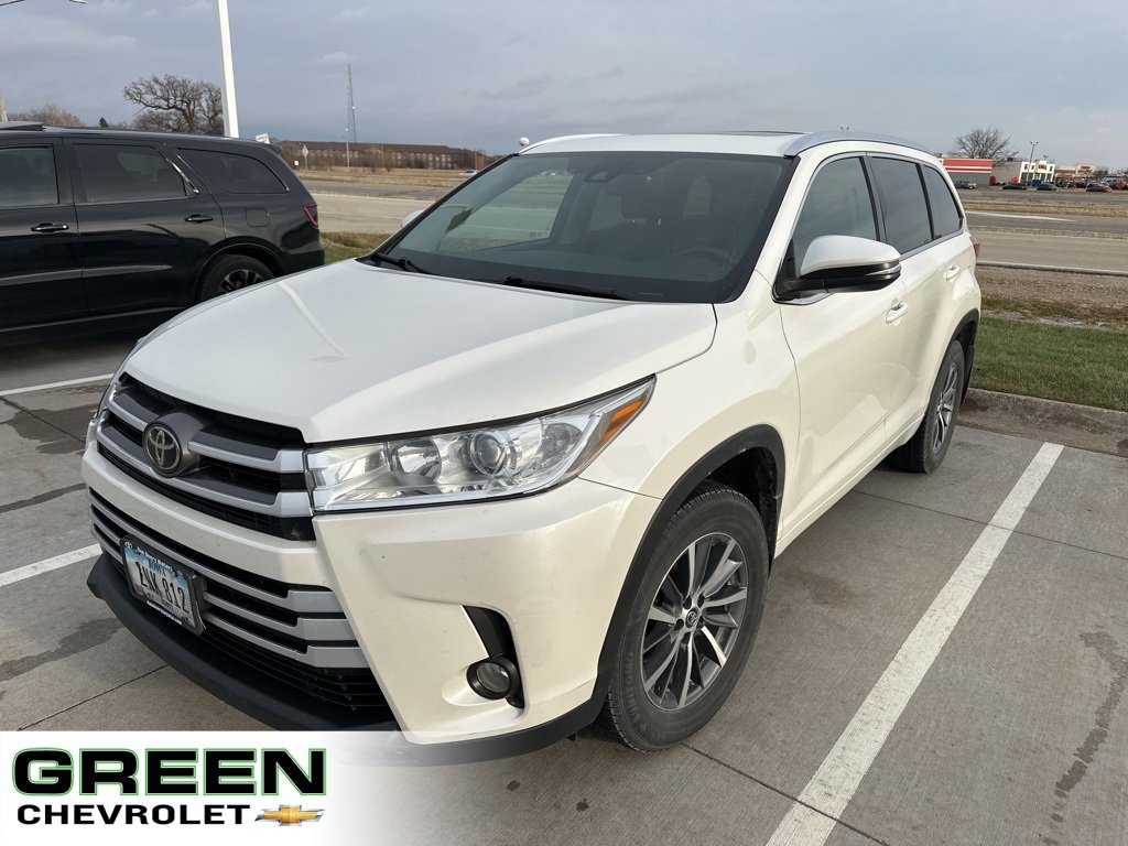2017 Toyota Highlander XLE's photo