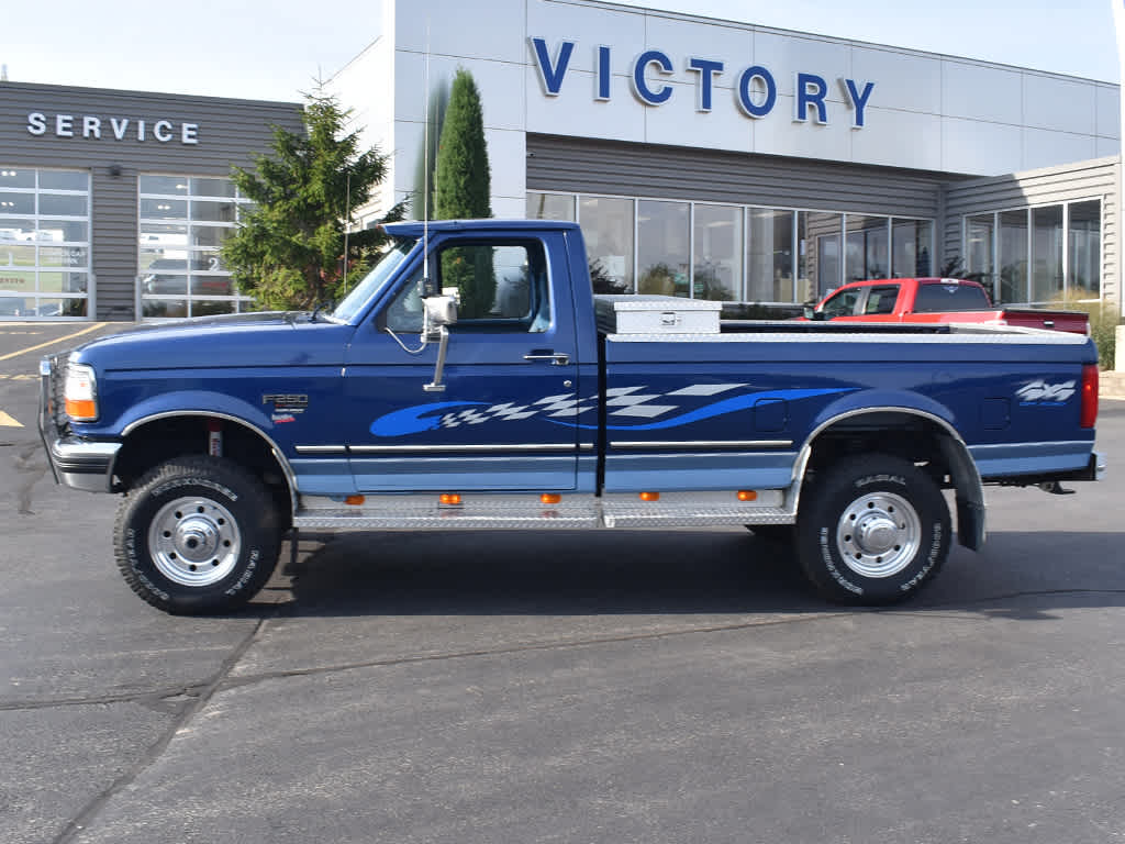 1996 Ford F-250 XLT photo 2