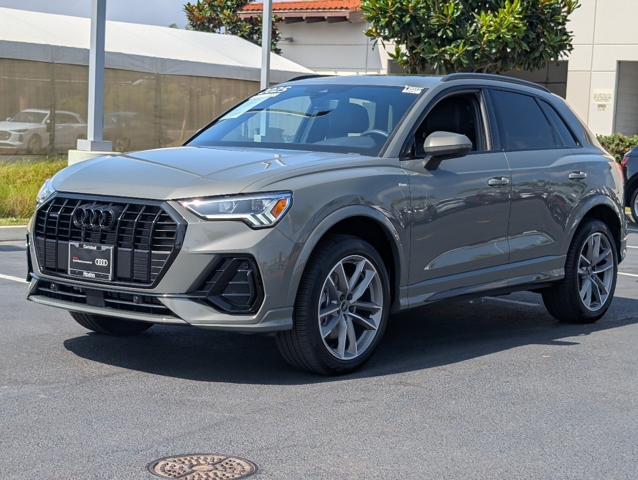 2025 Audi Q3 S line Premium photo 3