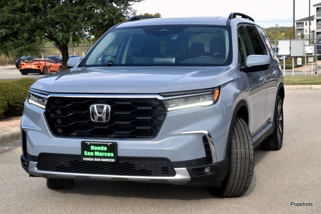 2025 Honda Pilot Touring's photo
