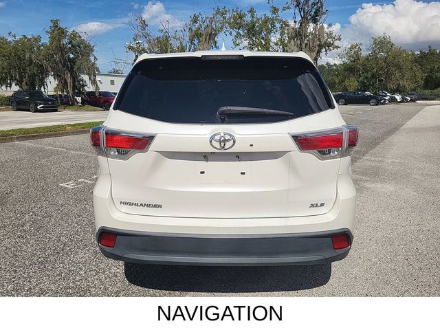 2016 Toyota Highlander XLE photo 3