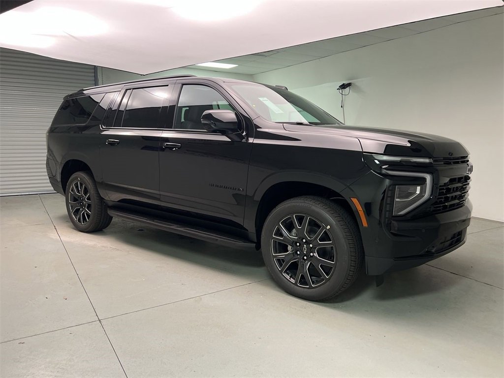 2025 Chevrolet Suburban RST photo 2