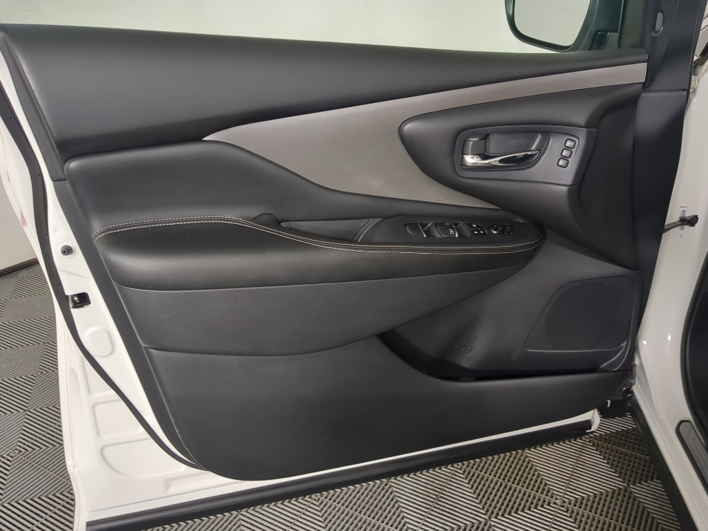 2020 Nissan Murano SL photo 10