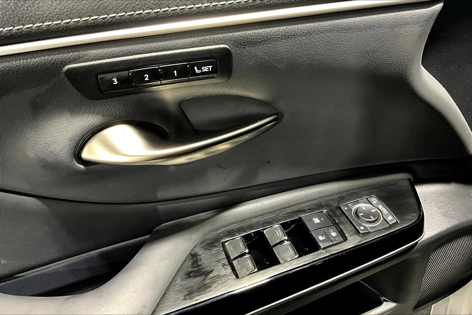 2025 Lexus ES Premium photo 32