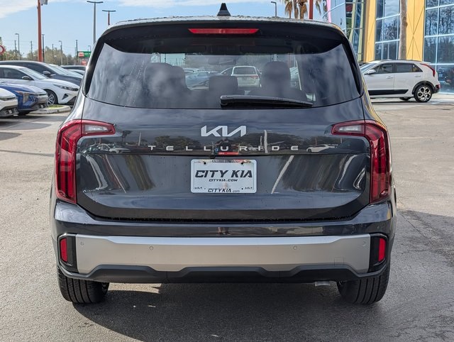 2025 Kia Telluride LX photo 4