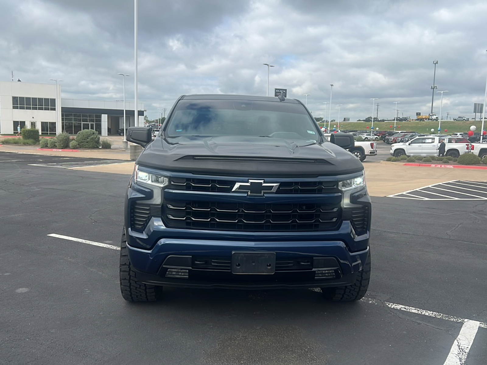 2022 Chevrolet Silverado 1500 RST photo 2