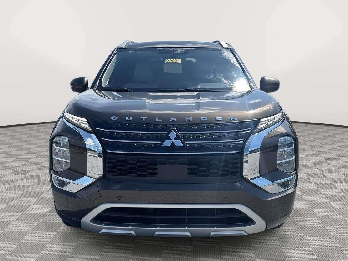 2022 Mitsubishi Outlander SEL photo 2