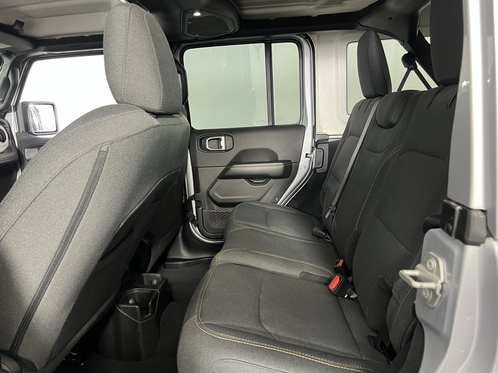 2024 Jeep Wrangler Sahara photo 23