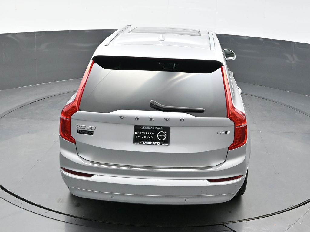 2022 Volvo XC90 T6 Momentum photo 28