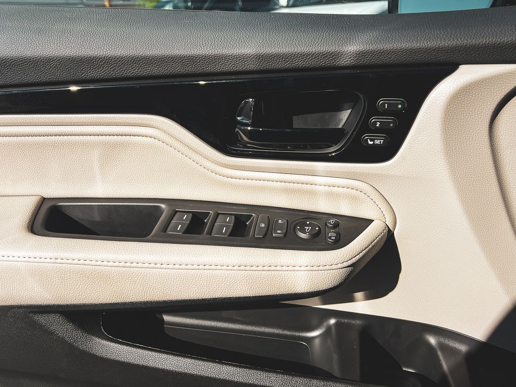 2026 Honda Odyssey Elite photo 15