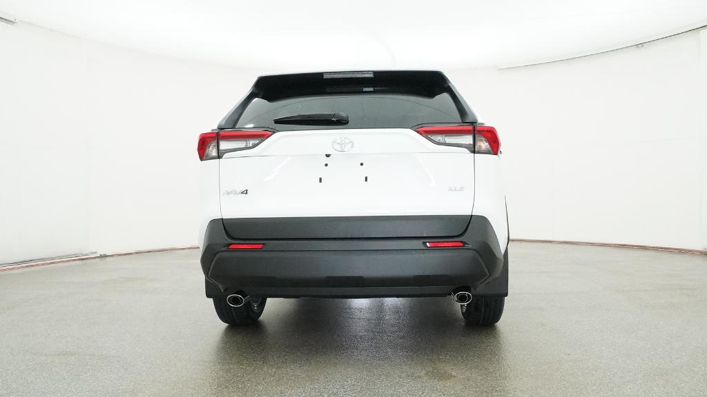 2025 Toyota RAV4 XLE photo 17