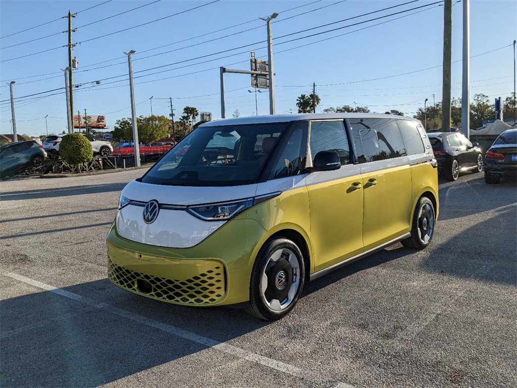 2025 Volkswagen ID. Buzz Pro Plus photo 2