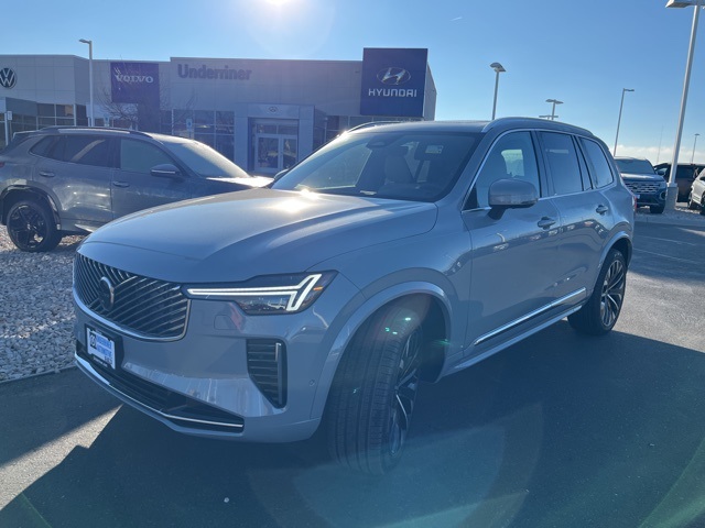 2026 Volvo XC90 Plus's photo