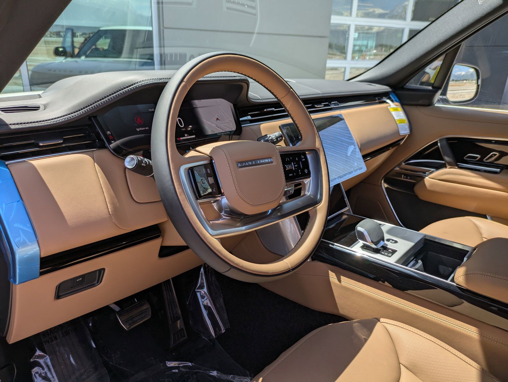 2025 Land Rover Range Rover SE photo 10